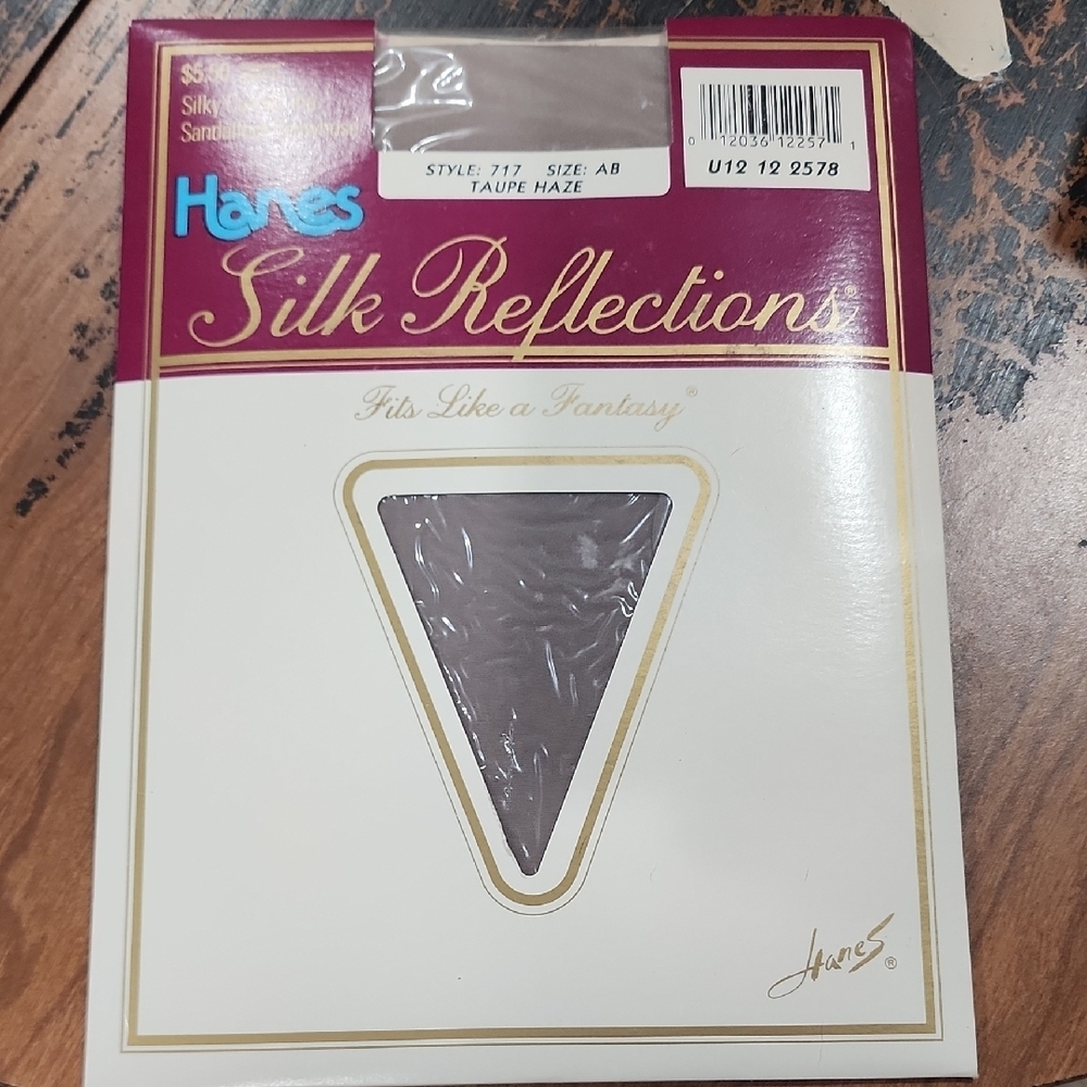 Hanes Silk Reflections Control Top Shapewear in Taupe Haze Size AB